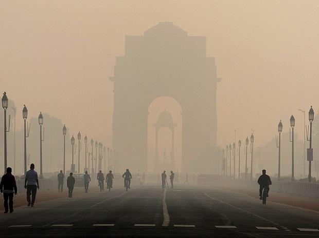 दिल्ली की हवा हुई ज़हरीली,साँस लेना हुआ मुहाल