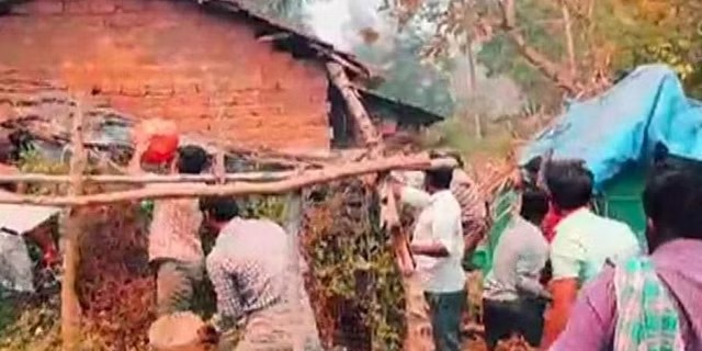 कर्नाटक : दलितों ने धार्मिक जुलूस निकाला तो जातिवादियों ने जला दिए मकान