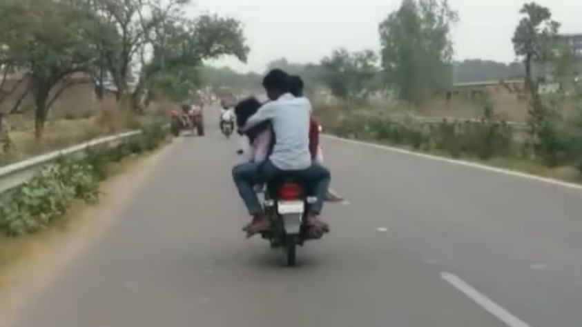 आंध्रप्रदेश: बेटे के शव को 40 किलोमीटर दूर मोटरसाइक पर ले गया दलित किसान, नहीं मिला शव वाहन